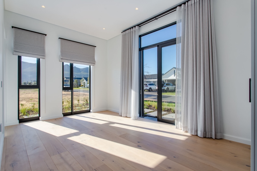 5 Bedroom Property for Sale in Pearl Valley at Val de Vie Western Cape